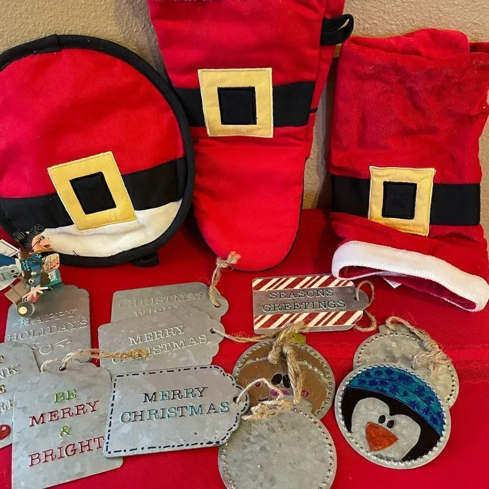 Santa Oven mitt Towel Set and Metal Tags